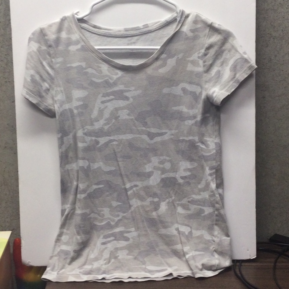 Woman’s x-small gray camo T-shirt